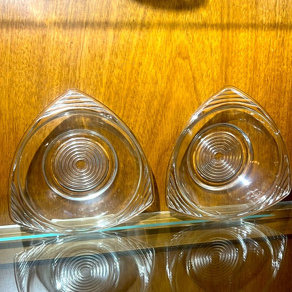 Pair of Vintage MCM Triangle Candy Snack Dish, Anchor Hocking, 1960’s, 6.25” - Picture 3 of 3